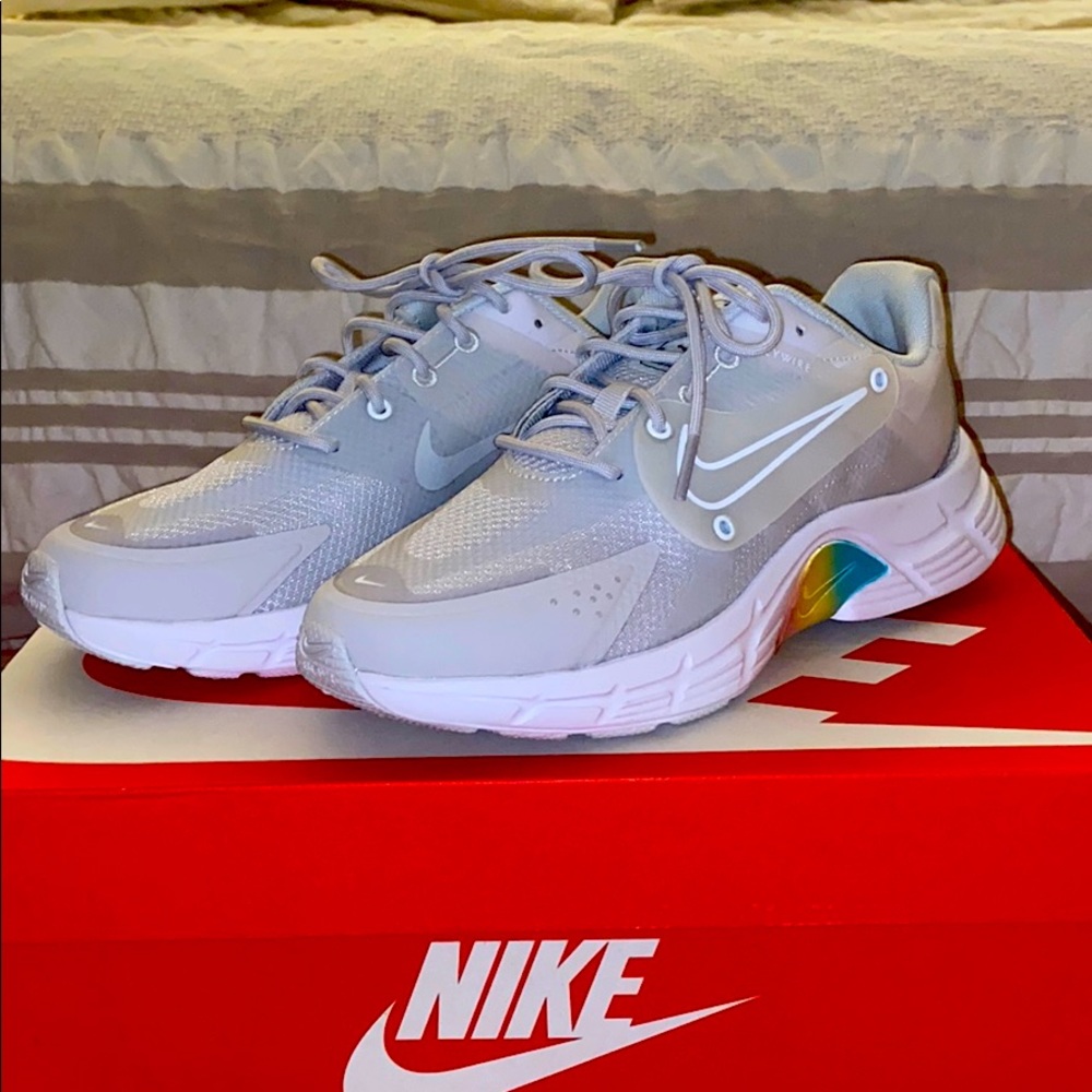 Nike Alphina 5000 running sneaker